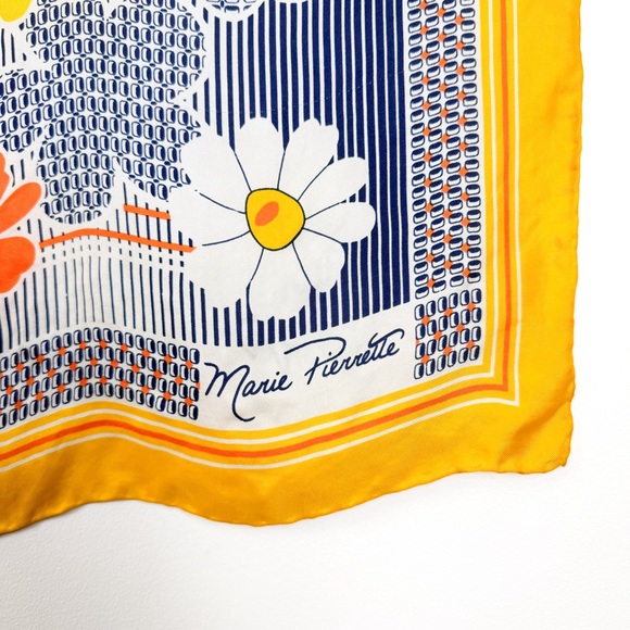 Vintage Daisy Silk Scarf - Picture 10 of 10